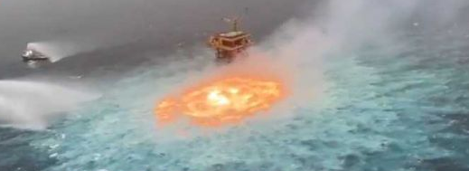 墨西哥湾岩浆般的橙色火焰