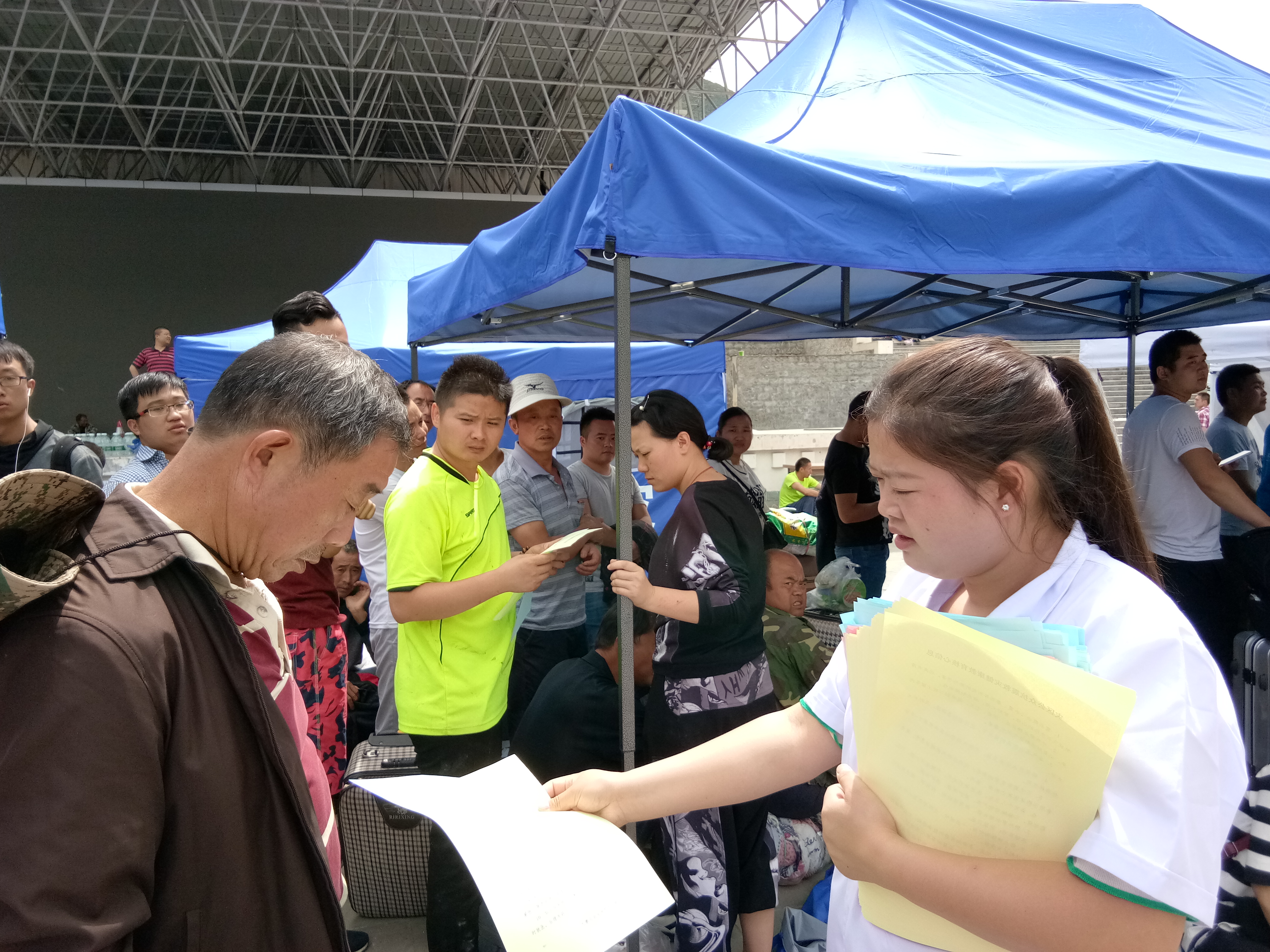 四川省疾控中心全力开火 为九寨沟地震灾后无疫保架护航 